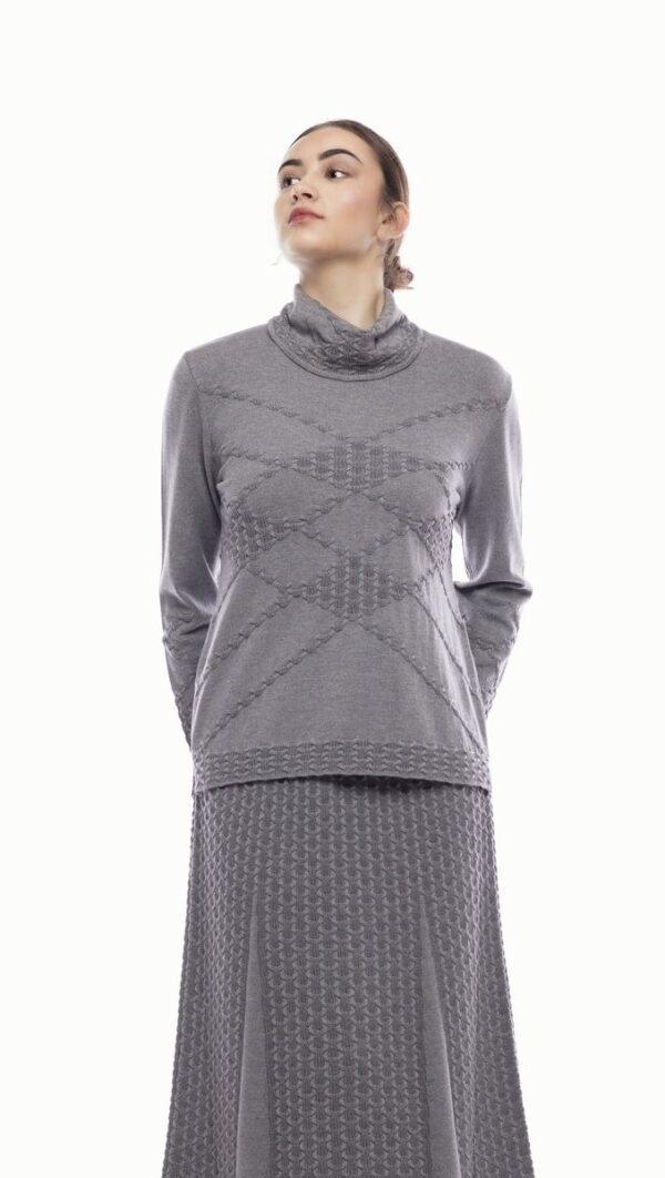 8506-DE Sueter Indira